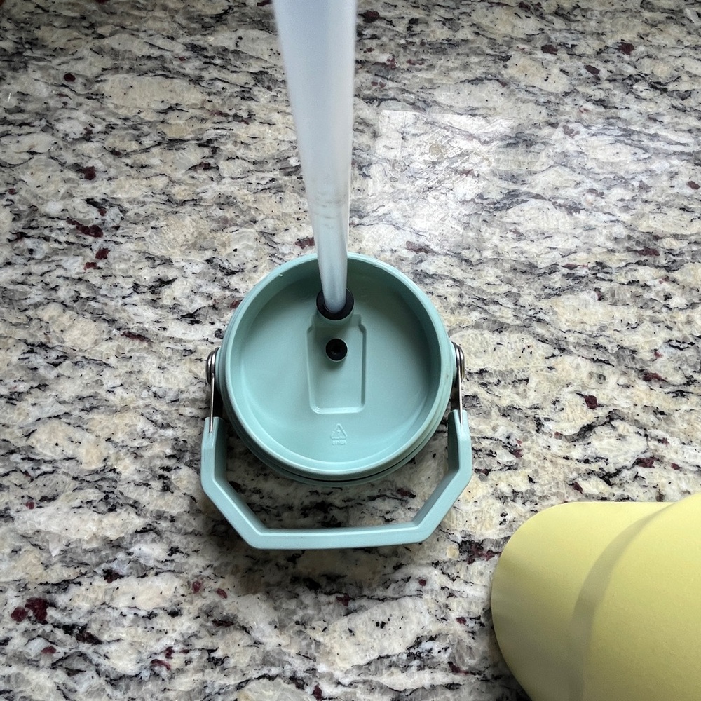 Stanley IceFlow 30oz- Pomelo - Picture 4 of 4